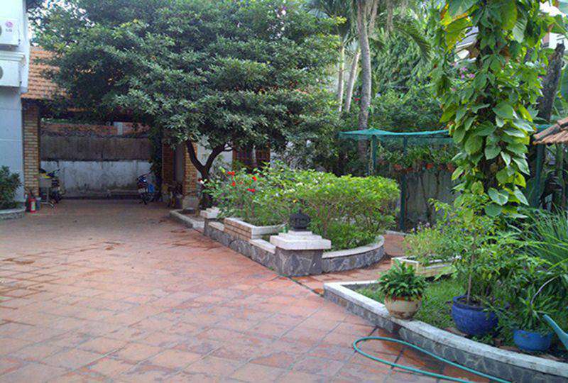 Villa for rent on Dang Huu Pho street Thao Dien District 2 .