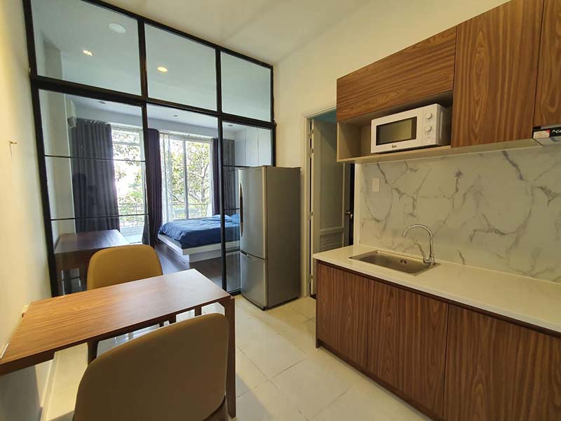 Canal view serviced apartment for rent in District 1 Hoang Sa Street