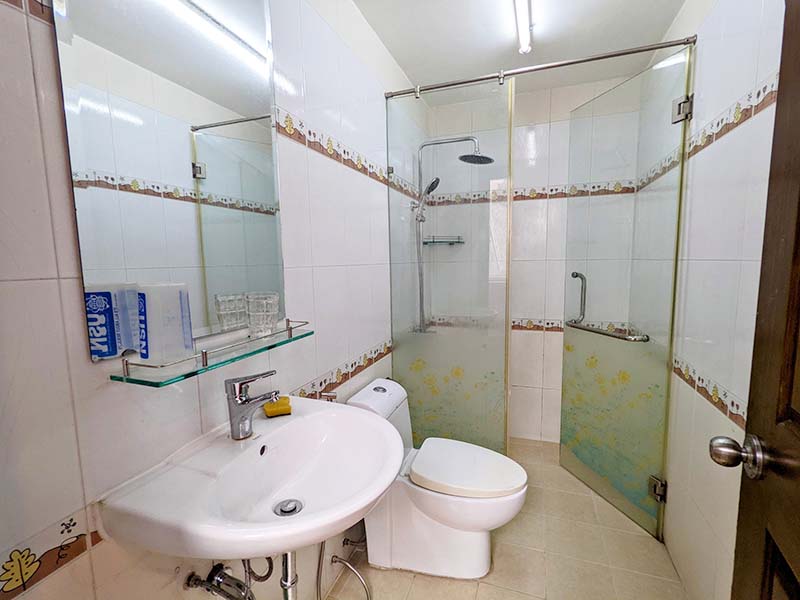 Penthouse apartment for rent in Phu Nhuan District Nguyen Thuong Hien Street