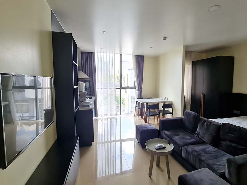 Spacious studio apartment for rent in Binh Thanh District Lam Son Street