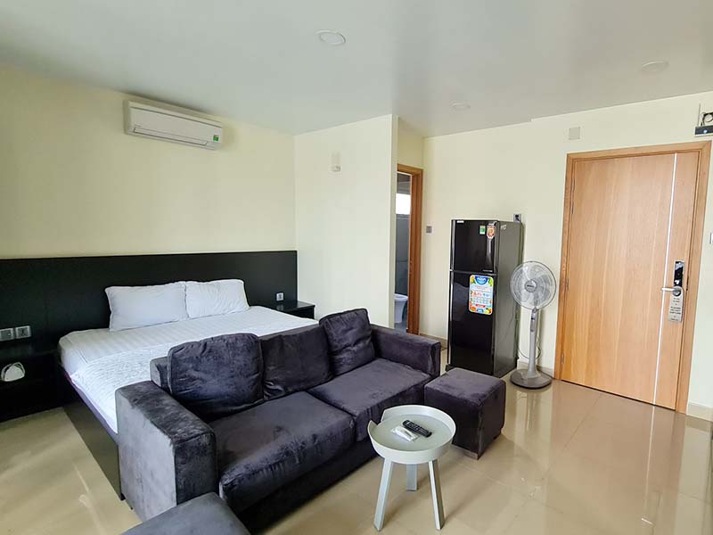 Spacious studio apartment for rent in Binh Thanh District Lam Son Street