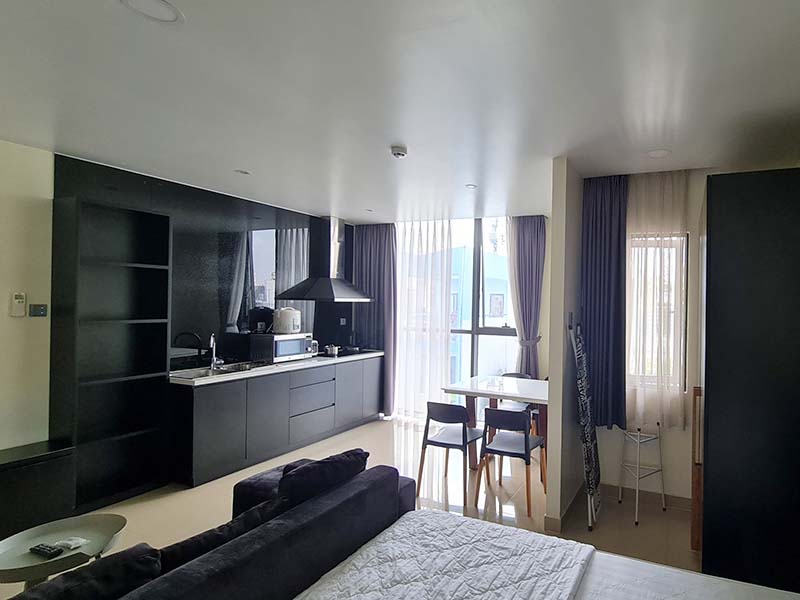 Spacious studio apartment for rent in Binh Thanh District Lam Son Street