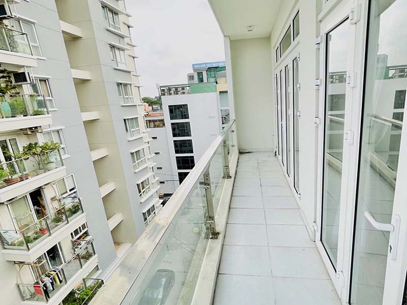 Spacious serviced apartment for lease on Truong Dinh Street, District 3