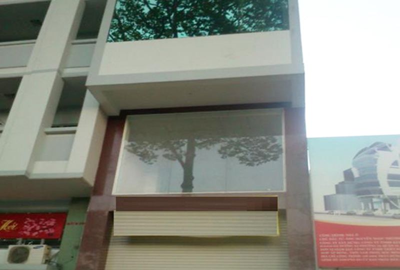 Large house for rent on Tran Hung Dao street Cau Kho Ward District 1.