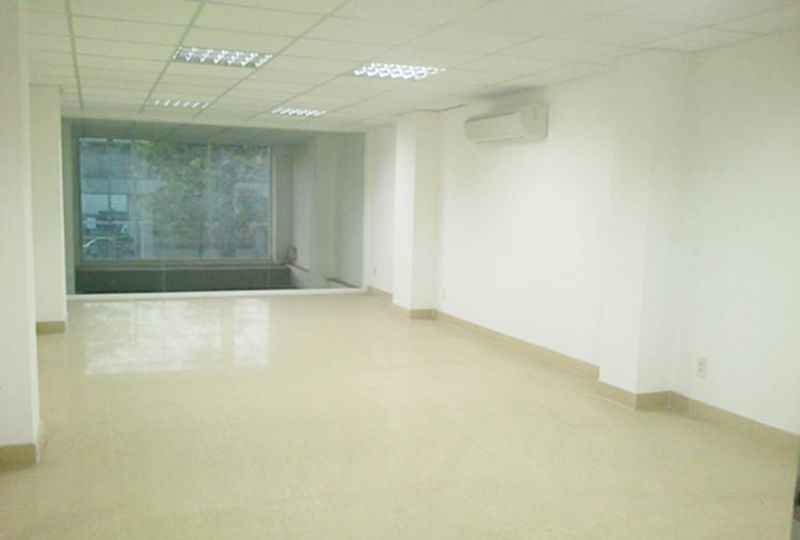 Large house for rent on Tran Hung Dao street Cau Kho Ward District 1.