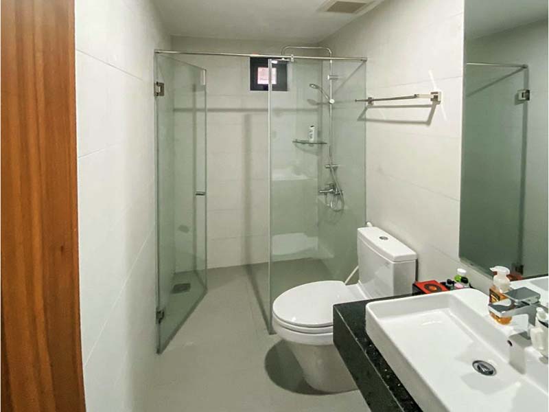 Modern serviced apartment renting in Phu Nhuan District Saigon City Center