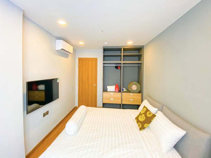Modern serviced apartment renting in Phu Nhuan District Saigon City Center