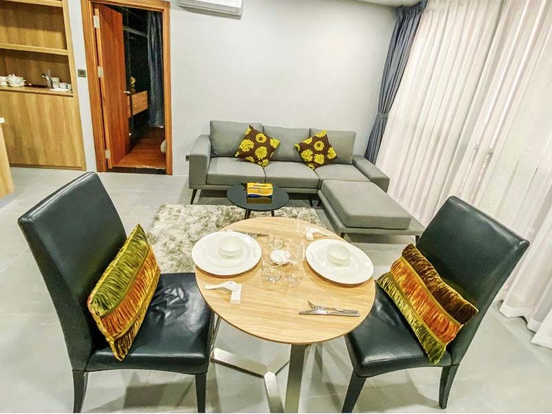 Modern serviced apartment renting in Phu Nhuan District Saigon City Center