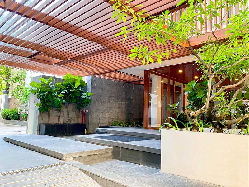 Modern serviced apartment renting in Phu Nhuan District Saigon City Center