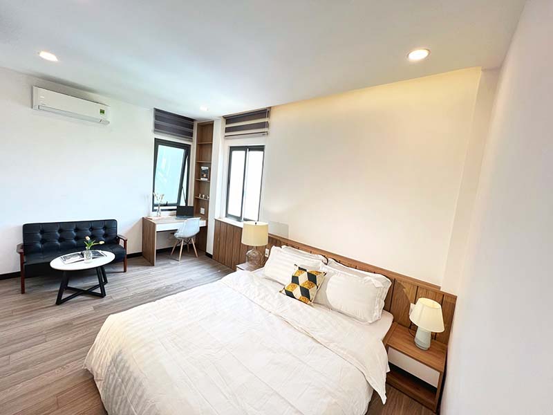 Nice studio serviced apartment rental on Truong Sa Street Saigon City center
