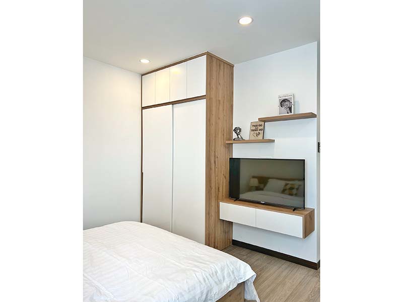 Nice studio serviced apartment rental on Truong Sa Street Saigon City center
