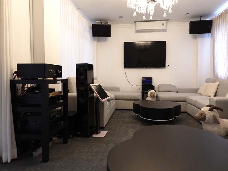 Two bedrooms apartment leasing on Nguyen Thong Street Urban District 3