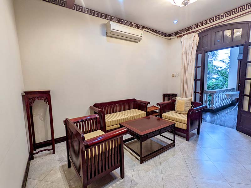 Vintage apartment leasing in Phu Nhuan District Truong Quoc Dung Street