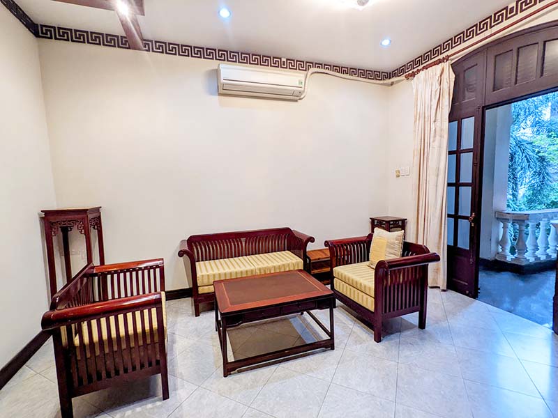 Vintage apartment leasing in Phu Nhuan District Truong Quoc Dung Street
