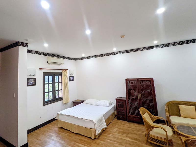 Windy studio apartment for lease in Phu Nhuan District - Vintage style