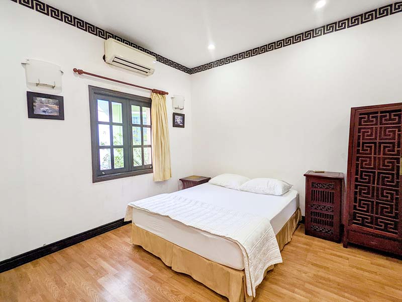 Windy studio apartment for lease in Phu Nhuan District - Vintage style