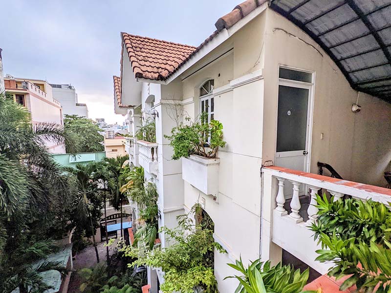 Windy studio apartment for lease in Phu Nhuan District - Vintage style