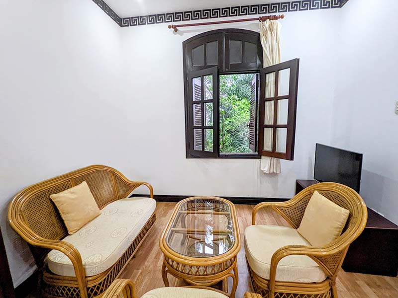 Windy studio apartment for lease in Phu Nhuan District - Vintage style