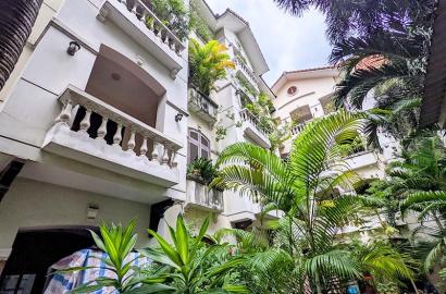 Windy studio apartment for lease in Phu Nhuan District - Vintage style