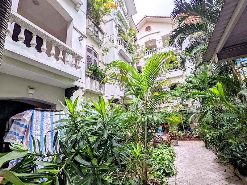 Vintage one bedroom apartment for rent in Phu Nhuan District next to Tan Son Nhat Airport