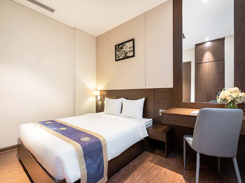 One bedroom serviced apartment condo for lease in Phu Nhuan District Nguyen Van Troi Street