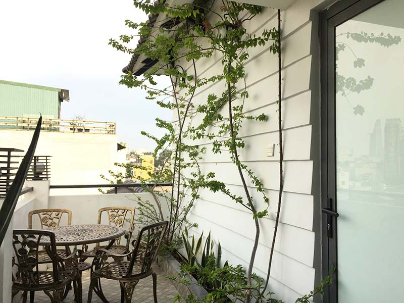 Mini penthouse apartment for rent in District 1 Nguyen Cu Trinh Street