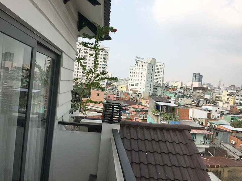 Mini penthouse apartment for rent in District 1 Nguyen Cu Trinh Street