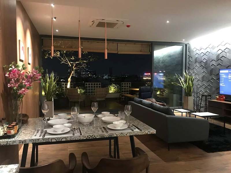 Luxury Penthouse serviced apartment for rent in District 10, To Hien Thanh Street
