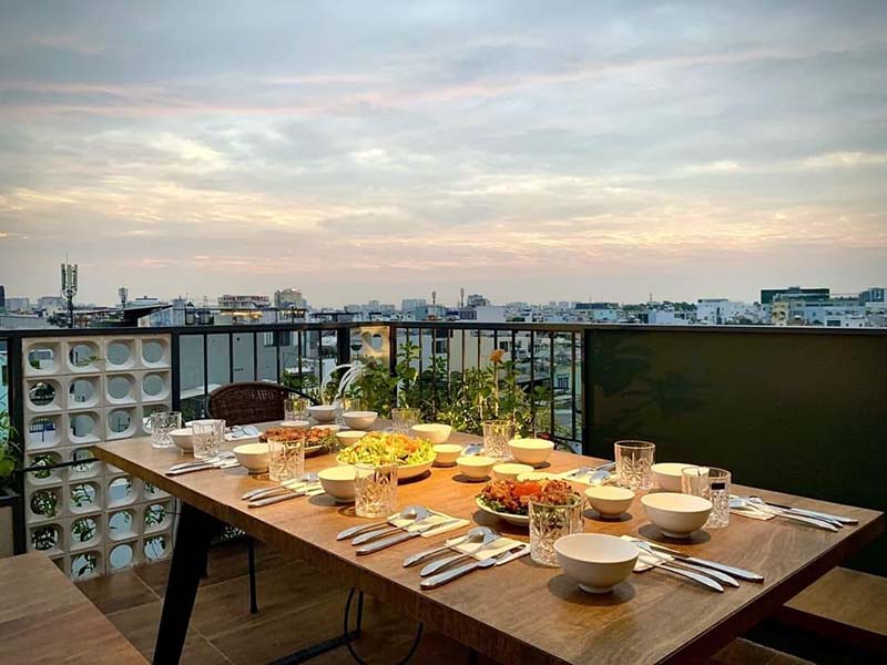 Luxury Penthouse serviced apartment for rent in District 10, To Hien Thanh Street