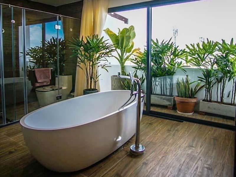 Luxury Penthouse serviced apartment for rent in District 10, To Hien Thanh Street