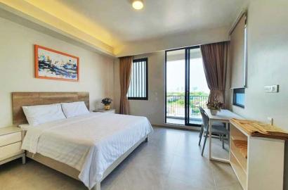Bright studio serviced apartment renting in District 7 South Saigon City