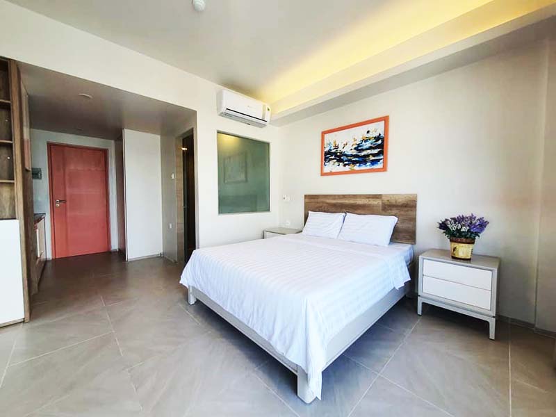 Bright studio serviced apartment renting in District 7 South Saigon City