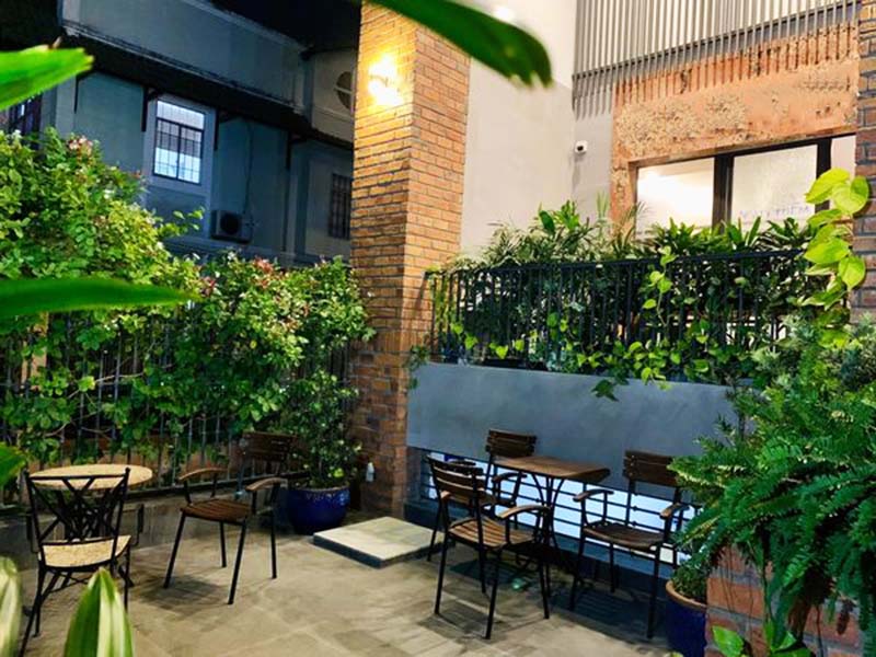 Bright studio serviced apartment renting in District 7 South Saigon City
