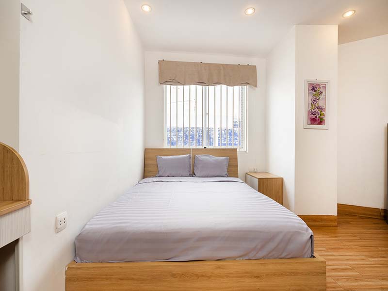 Bright studio serviced apartment renting in Phu Nhuan Dist, Phan Dinh Phung St