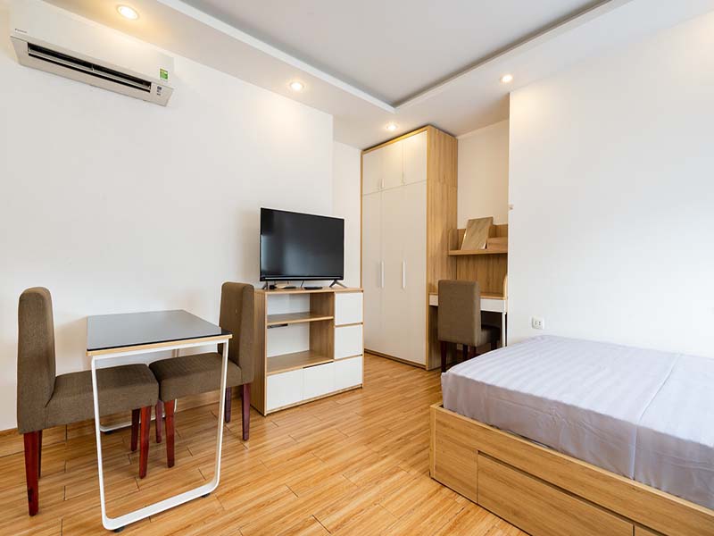 Bright studio serviced apartment renting in Phu Nhuan Dist, Phan Dinh Phung St