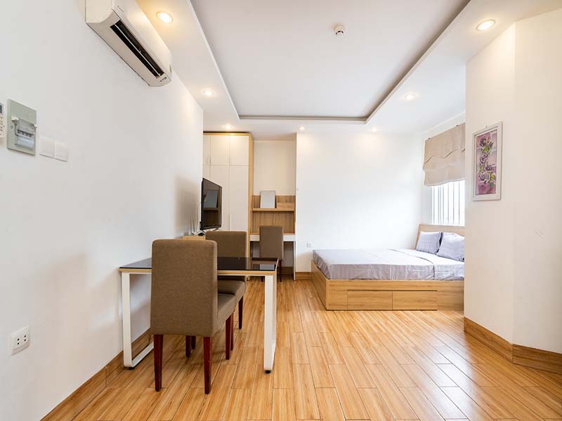Bright studio serviced apartment renting in Phu Nhuan Dist, Phan Dinh Phung St