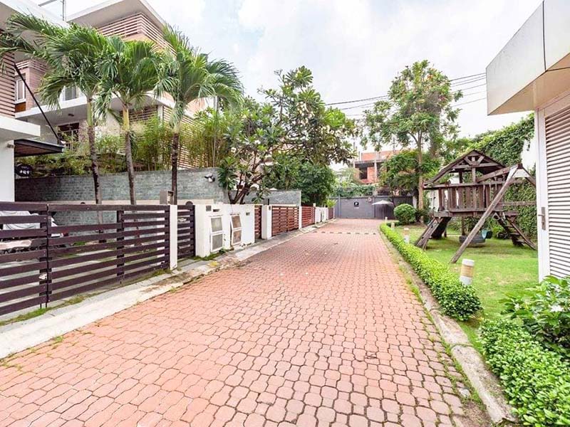 Modern villa for lease on a compound of Nguyen Van Huong St, Thao Dien, District 2