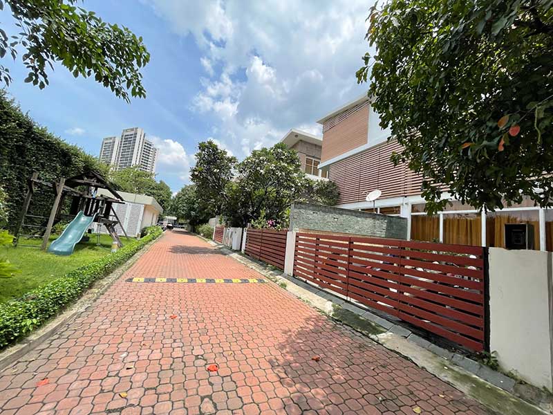 Modern villa for lease on a compound of Nguyen Van Huong St, Thao Dien, District 2