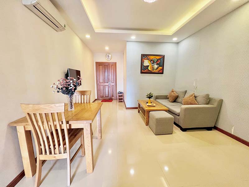 Oakwood serviced apartment for rent in Tan Binh District next to The Airport