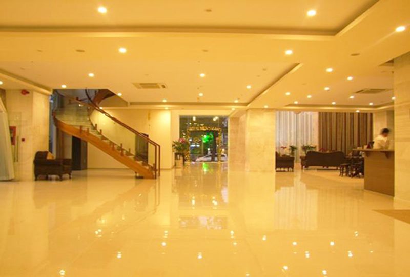 Nice serviced apartment for rent in quiet area of District 3