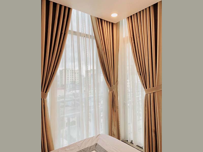 Nice apartment for lease in District 1 - The Lancaster building on Le Thanh Ton St
