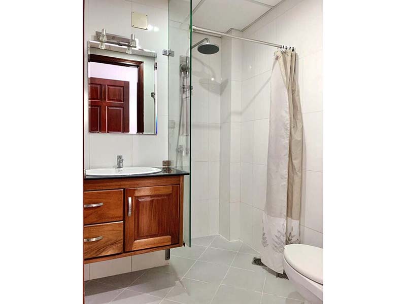 Spacious serviced apartment for rent nearby Ben Thanh Market Le Lai Street