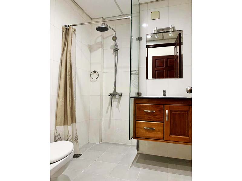 Spacious serviced apartment for rent nearby Ben Thanh Market Le Lai Street