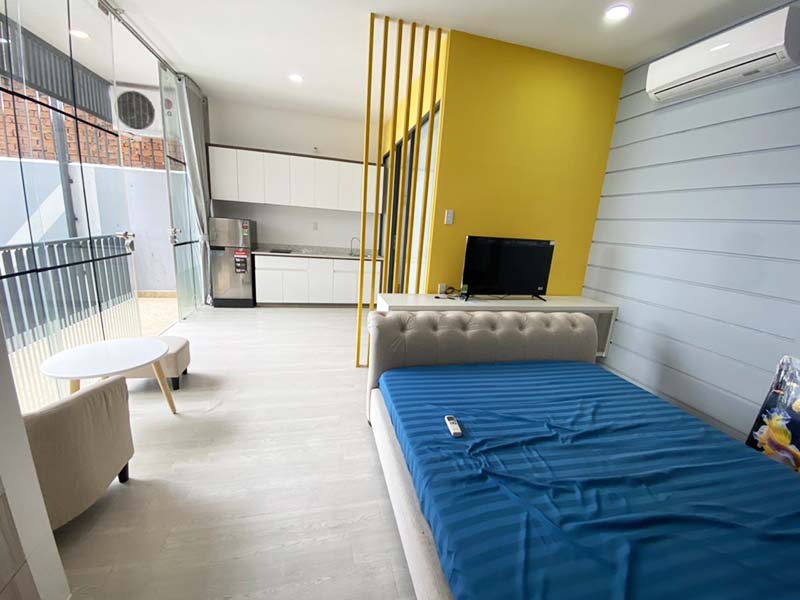 Bright studio serviced apartment for rent in Binh Thanh District, Huynh Man Dat Street