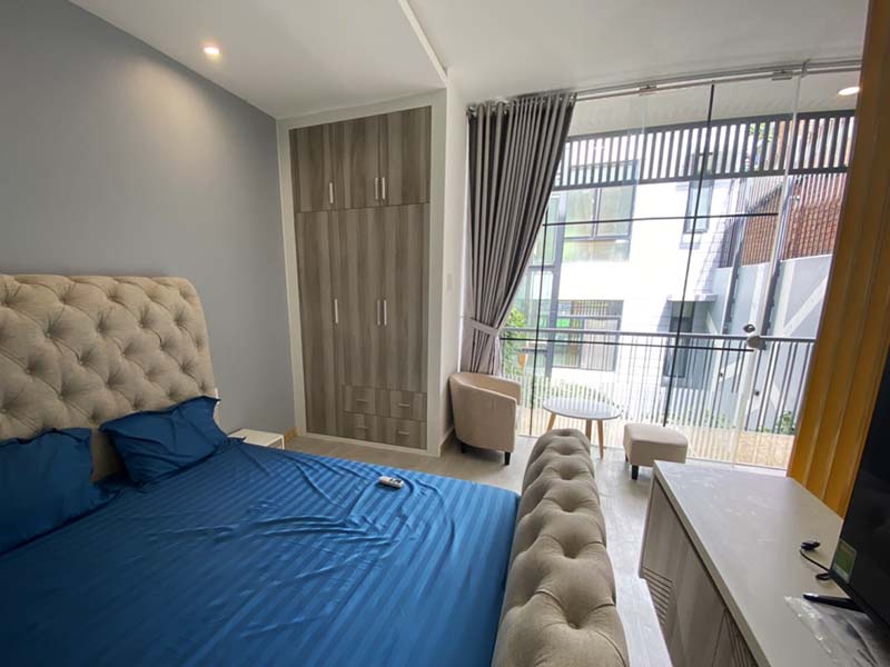 Bright studio serviced apartment for rent in Binh Thanh District, Huynh Man Dat Street