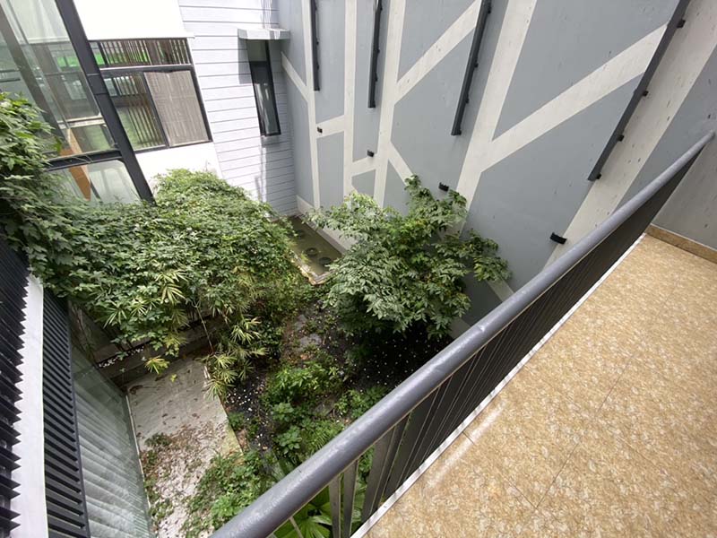 Bright studio serviced apartment for rent in Binh Thanh District, Huynh Man Dat Street