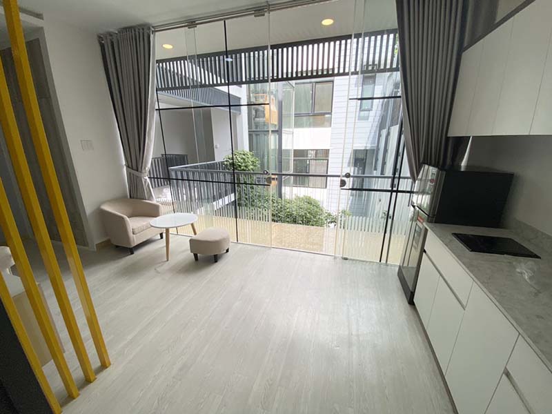 Bright studio serviced apartment for rent in Binh Thanh District, Huynh Man Dat Street