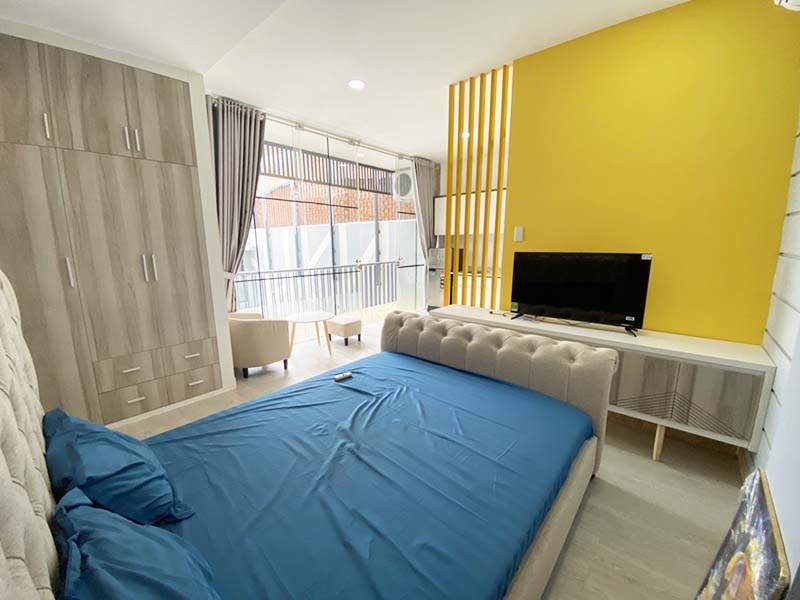 Bright studio serviced apartment for rent in Binh Thanh District, Huynh Man Dat Street