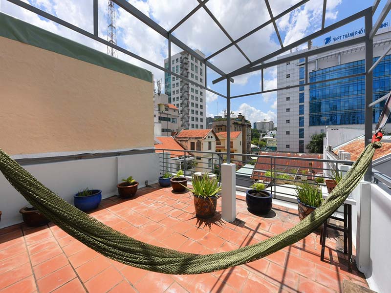 Penthouse serviced apartment for rent on Nguyen Thi Minh Khai Street, Dakao Ward, District 1.