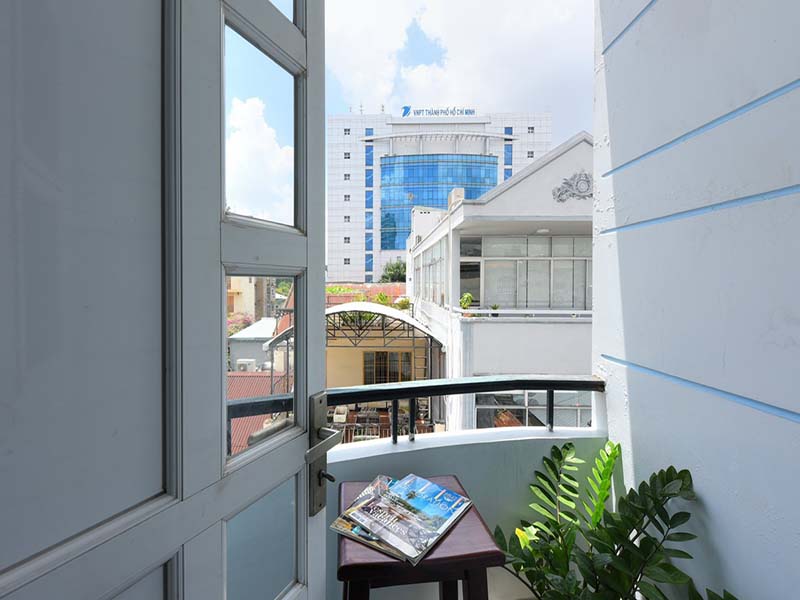 Penthouse serviced apartment for rent on Nguyen Thi Minh Khai Street, Dakao Ward, District 1.